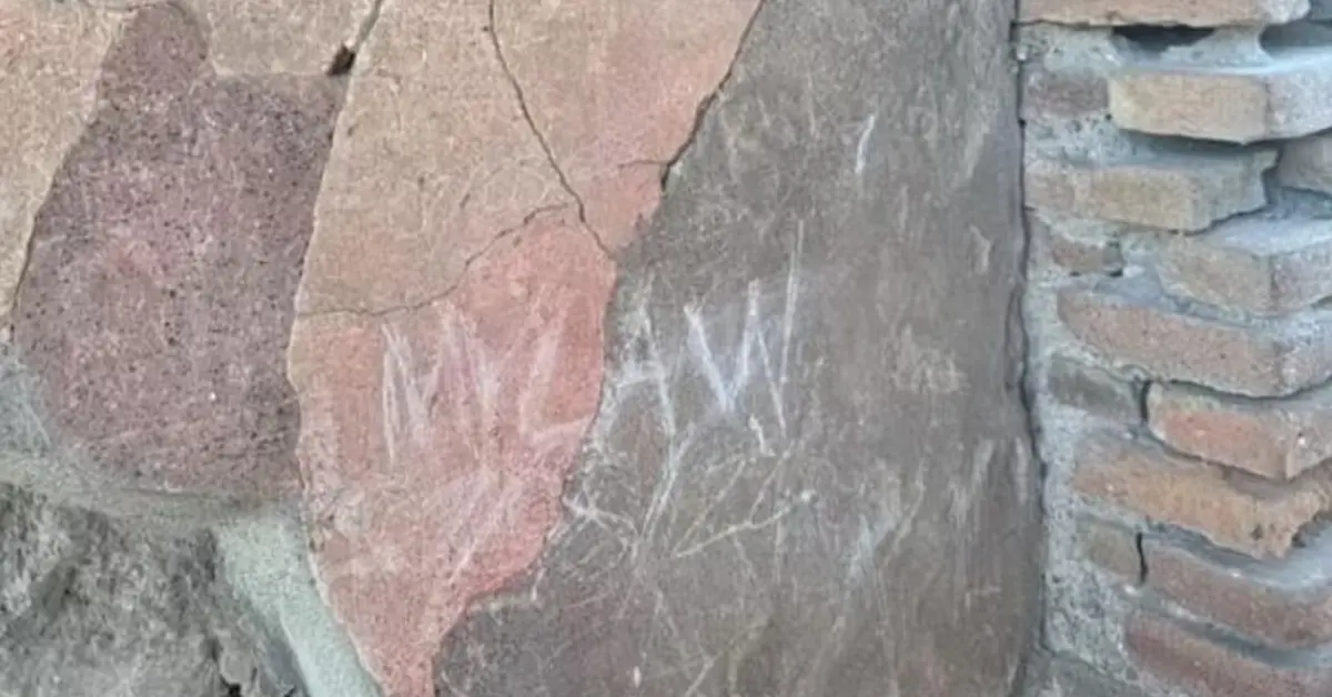 British Tourist Caught Defacing 2,000-Year-Old Pompeii Wall- Faces €60,000 Fine